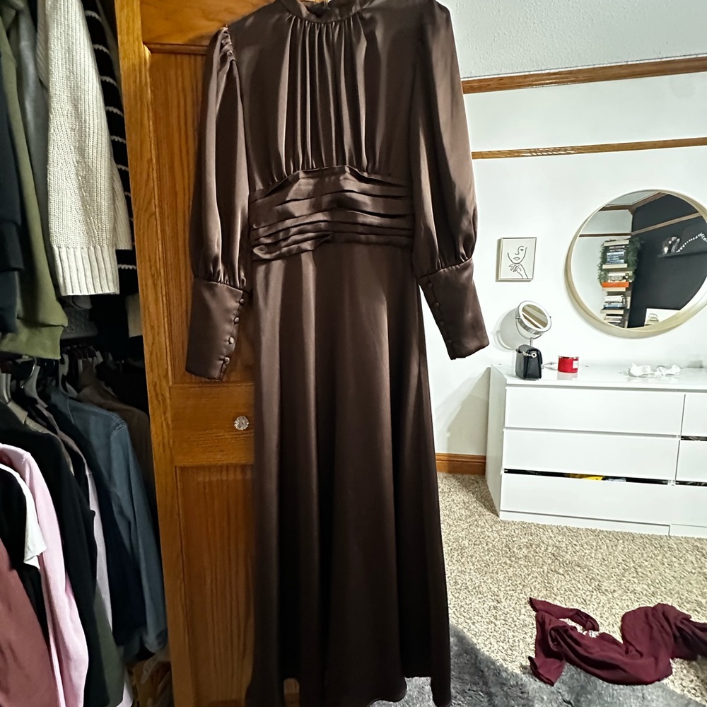 VEILED COLLECTION Elegant Brown Long Sleeve Dress